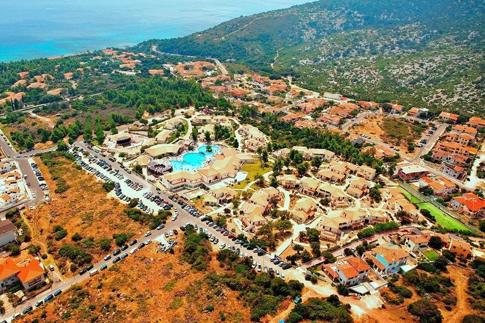 01 cala gonone beach village panoramica