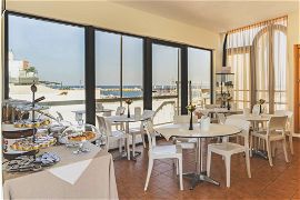 05 hotel fly soggiorno gallipoli superior bagno in camera sala colazioni vista mare 3487