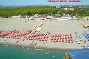02 hotel heraclea spiaggia