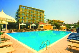 04 hotel sabbiadoro piscina