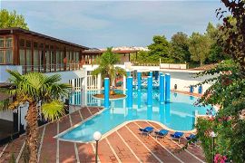 02 maritalia hotel club village piscina