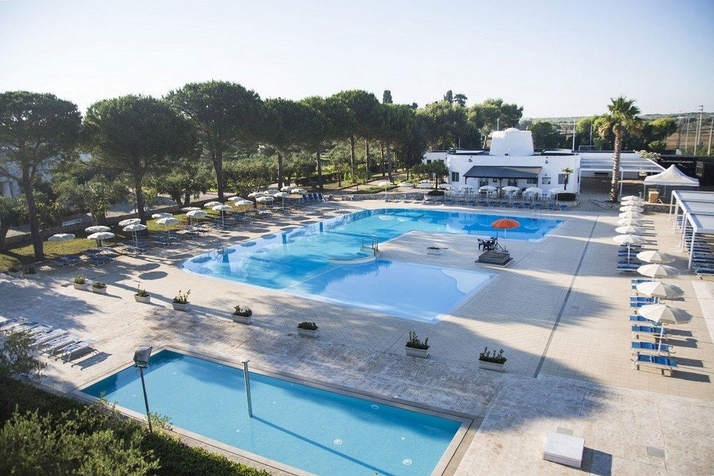 01 dolmen sport resort piscina