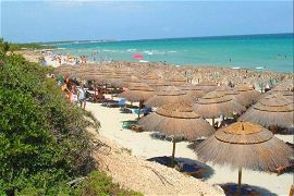 05 baia dei turchi resort spiaggia1