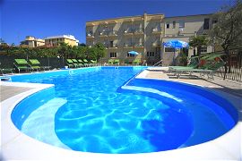 02 hotel vannini piscina