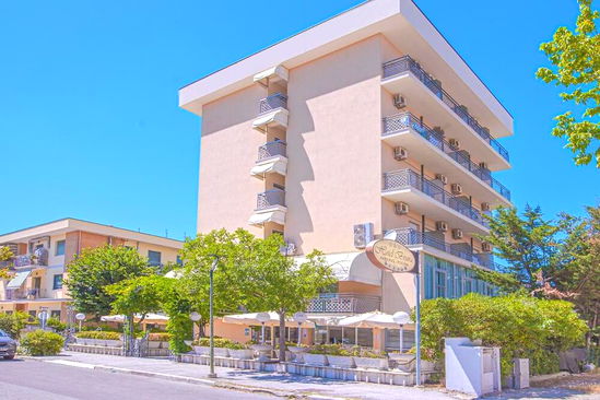 01 hotel bruna esterno